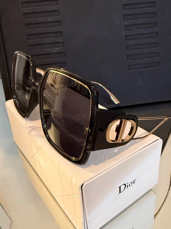 Christian Dior 30 Montaigne 2 sunglasses